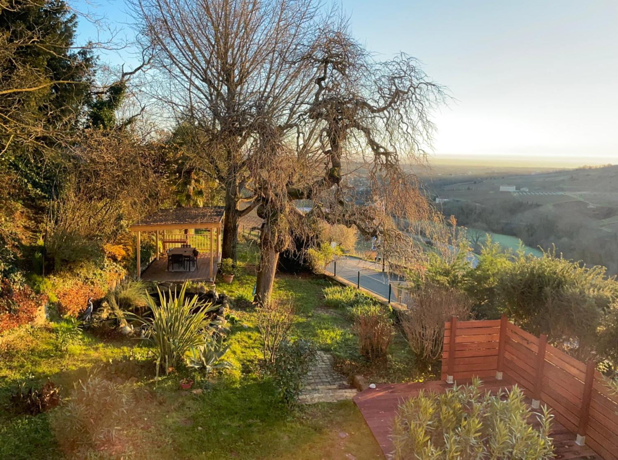 Les Agapanthes Bed & Breakfast Vaux-en-Beaujolais Exterior photo